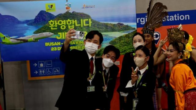 Jin Air inaugural flight Busan to Kota Kinabalu. Photo credit: Sabah Tourism Board.